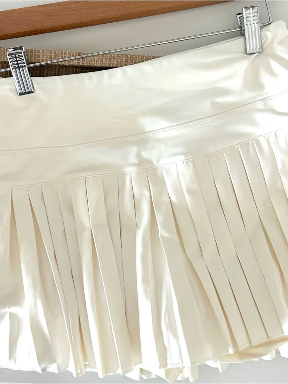 NWT Goldhinge Cannoli Cream Pleated Tennis Athletic Skirt Med - Picture 12 of 15